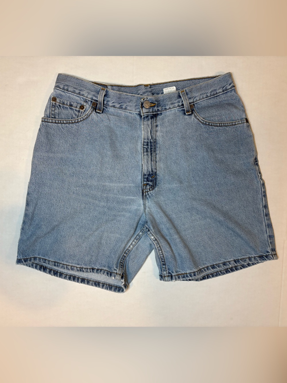 Levi’s 550 VTG Women’s  Light Wash Jean Shorts Relaxed Fit Size 14